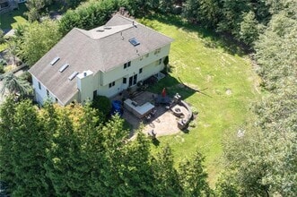 Building Photo - 6 Buchanan Ln