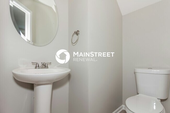 Building Photo - 3 Bedroom Pet-Friendly Home in Charlotte, NC with Main Street Renewal