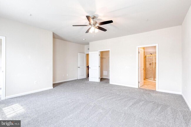 Building Photo - 365 Chessington Dr