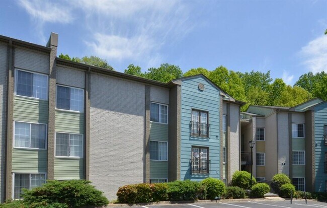 Building Photo - 5555 Roswell Rd NE