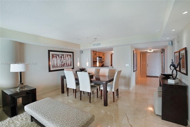 Building Photo - 2101 Brickell Ave