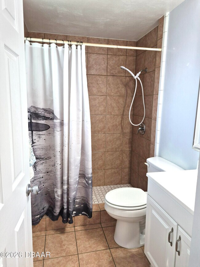 Building Photo - 737 5th St