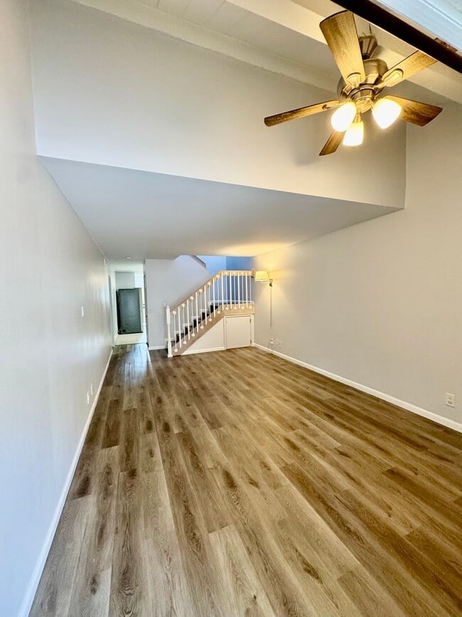 Building Photo - 3/2/2 Townhome at Village Green