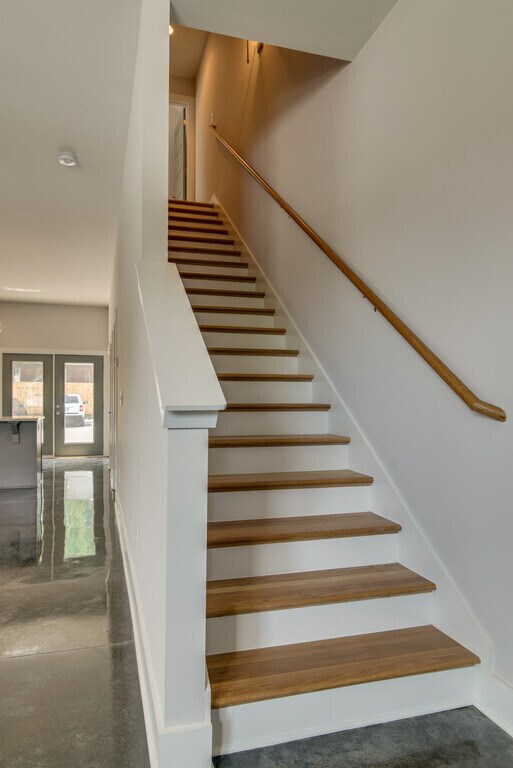 Building Photo - East Nashville Townhome Available Now!