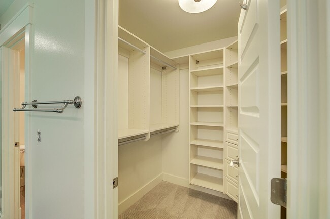 Building Photo - 3Bd/3.25Ba Kirkland Townhome