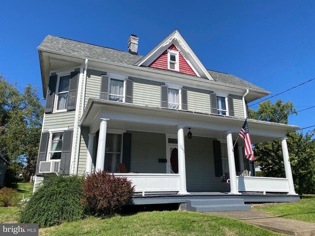 Building Photo - 161 Capon St