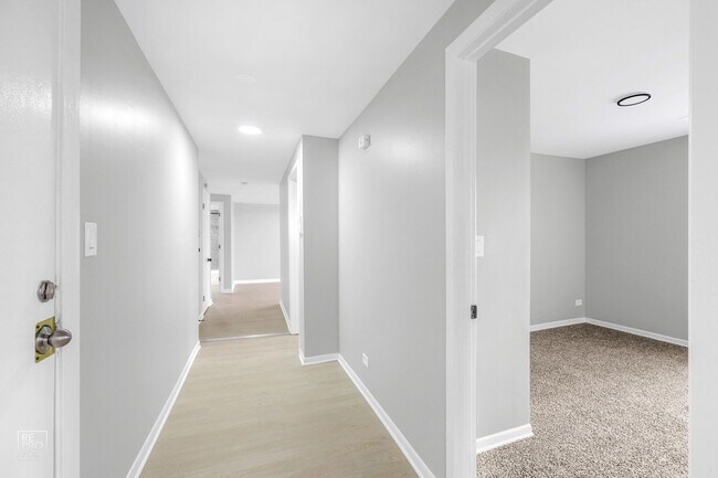 Building Photo - 423 N Central Ave