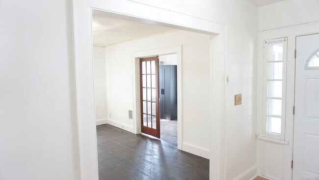 Building Photo - 314 Judson Pl