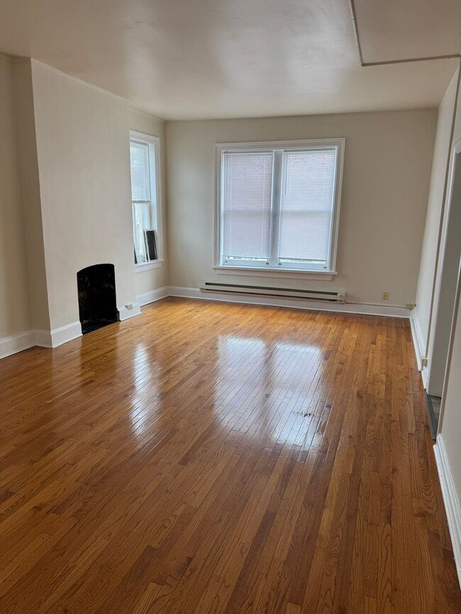 Primary Photo - 145 S Prospect St