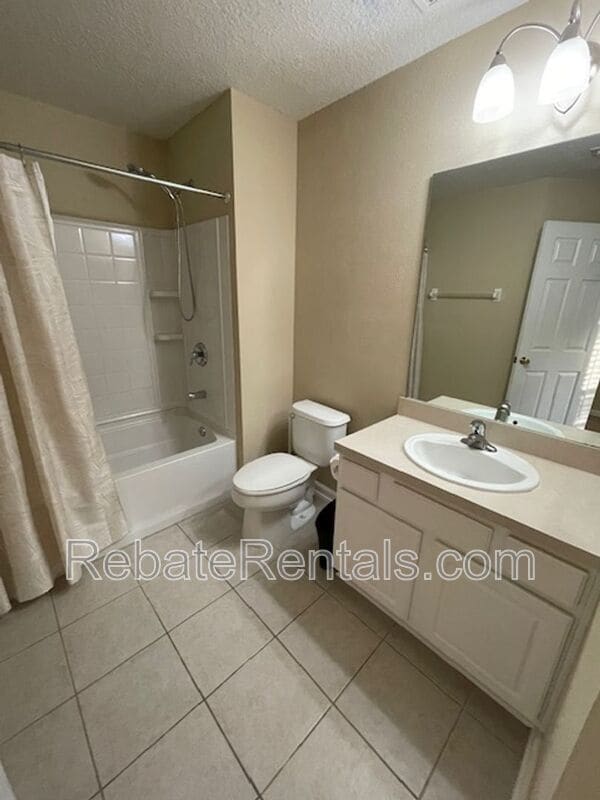 Building Photo - 4199 Highwood Dr