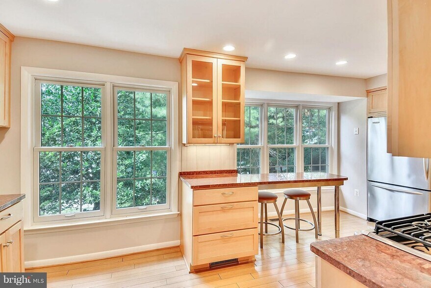 kitchen - 1107 Fairview Ct