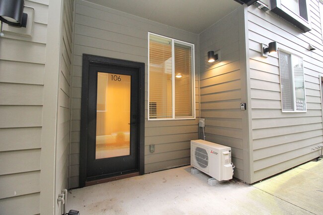 Building Photo - 1111 SE Tenino St