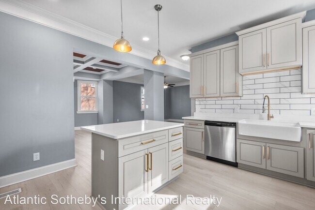 Building Photo - 6 br, 4 bath House - 806 W 34th Street