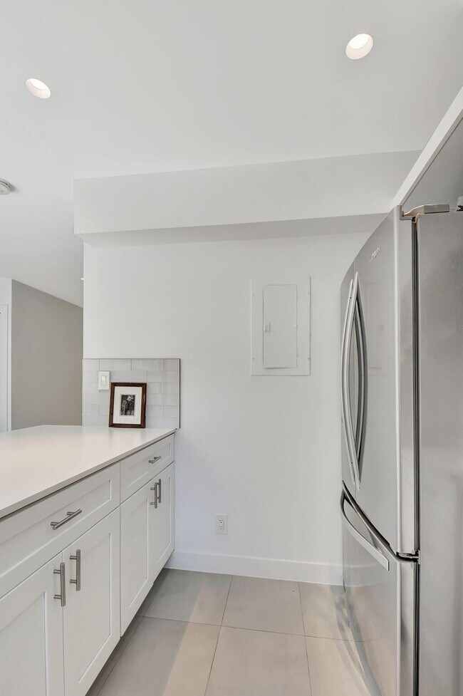 Building Photo - 2894 Florida Blvd