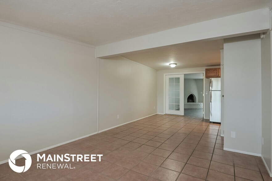 Building Photo - 7651 E Poinciana Dr