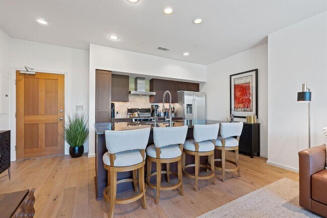 Building Photo - 1600 Barton Springs Rd