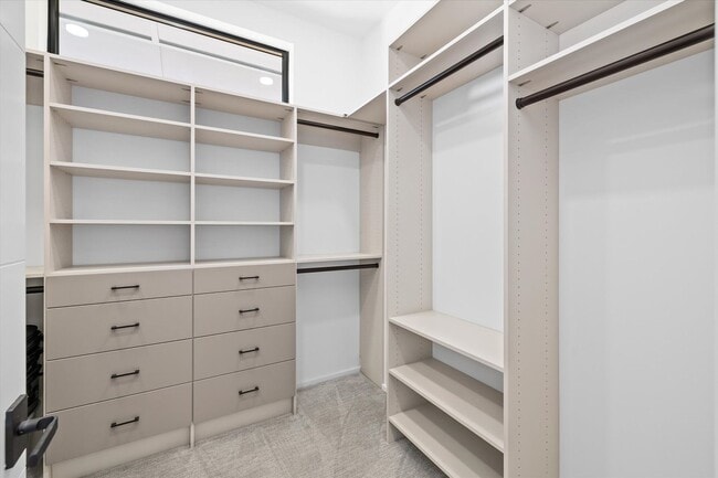 Building Photo - Waterfront End-Unit | 3 Bed | 3 Bath | 2,189 Sq. Ft. | Gated Community | Luxury Lake Living