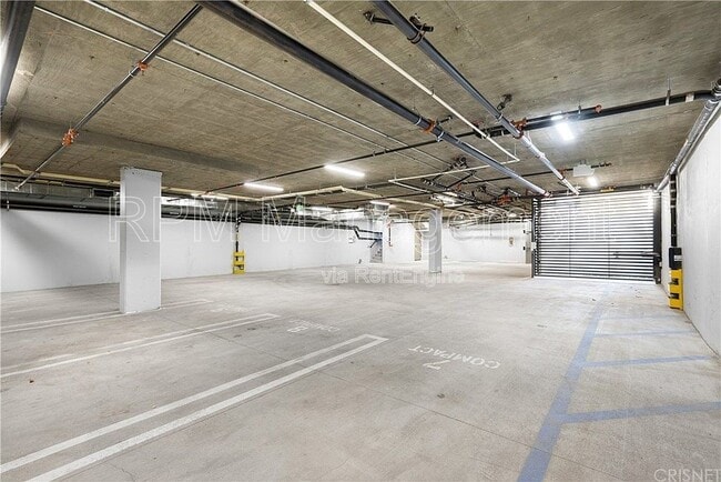 Building Photo - 5923 Laurel Canyon Blvd