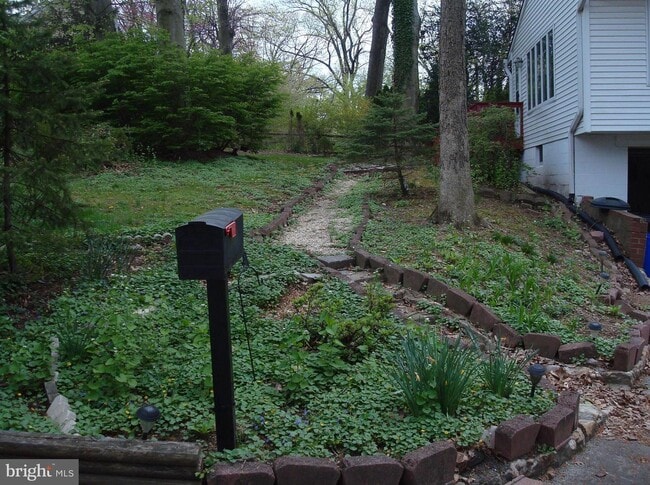 Building Photo - 5 Edgewold Ln
