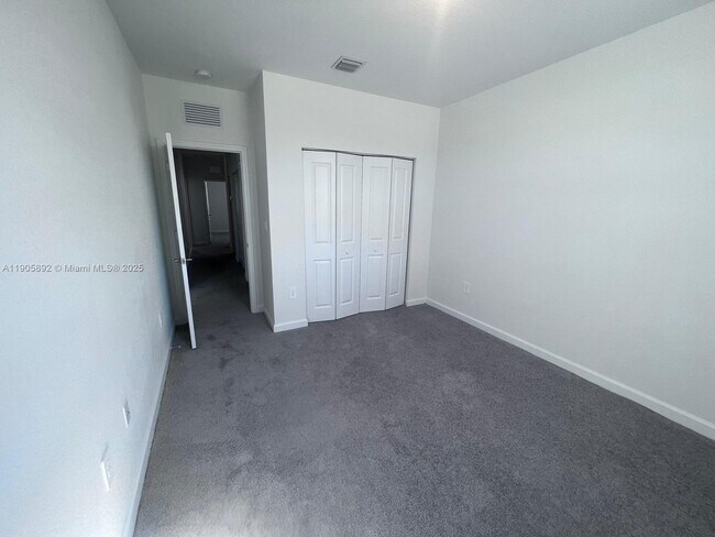 Building Photo - 11911 SW 246 Terrace