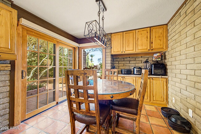 Building Photo - 6510 E Dixileta Dr