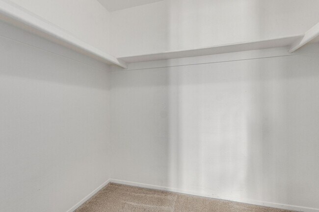 Building Photo - BEAUTIFUL AND SPACIOUS 1ST FLOOR MESA CONDO!