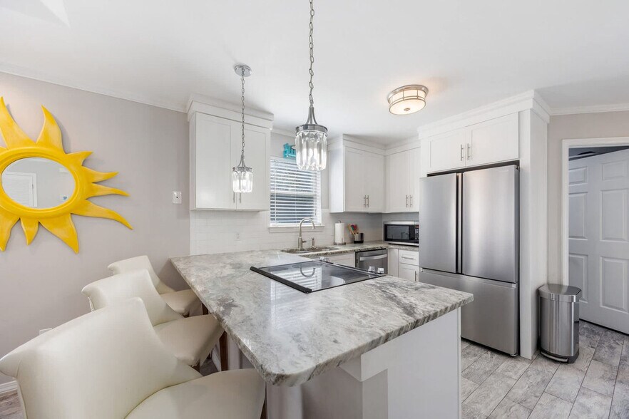 Building Photo - 4496 Luke Ave