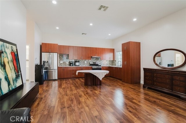 Building Photo - 833 E Verdugo Ave