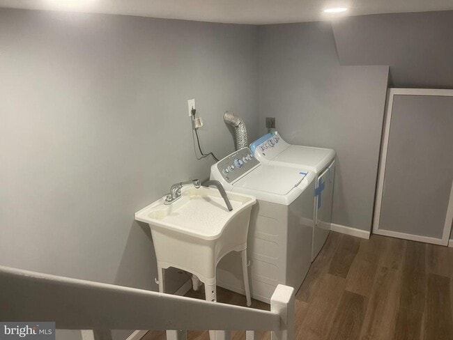 Building Photo - 10924 Modena Pl