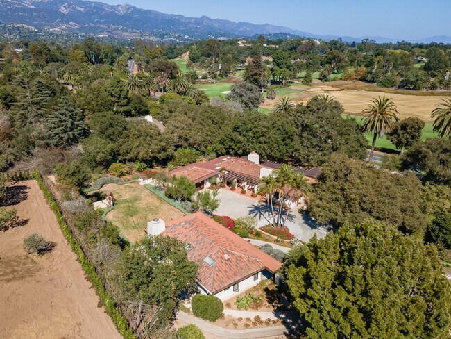 Building Photo - 525 Las Palmas Dr