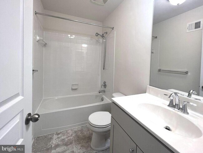 Building Photo - 620 Shore Forest Dr