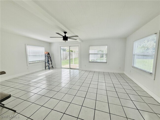 Building Photo - 773 101st Ave N