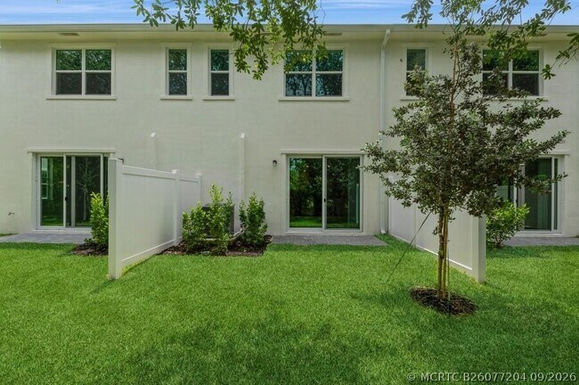 Building Photo - 4547 Hollister Ave