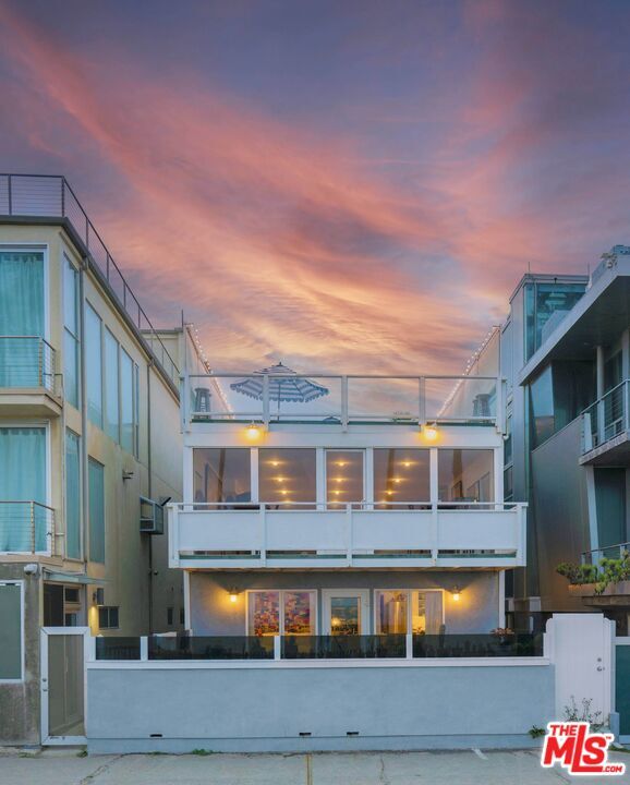 Building Photo - 0 Ocean Front Walk