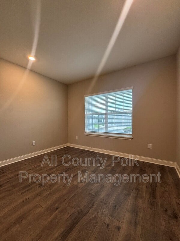 Building Photo - 272 Walkers Point Dr