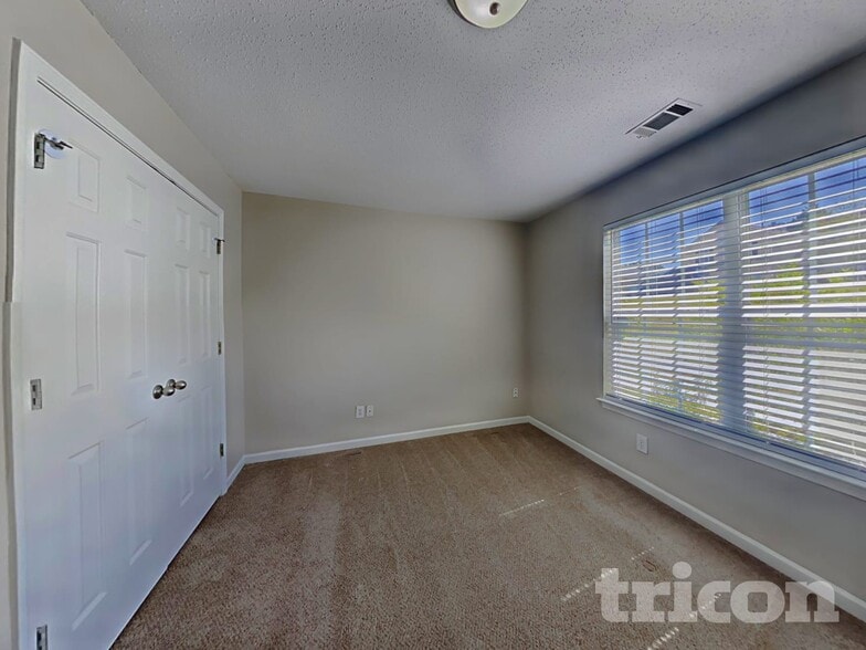 Building Photo - 1057 Misty Meadows Point