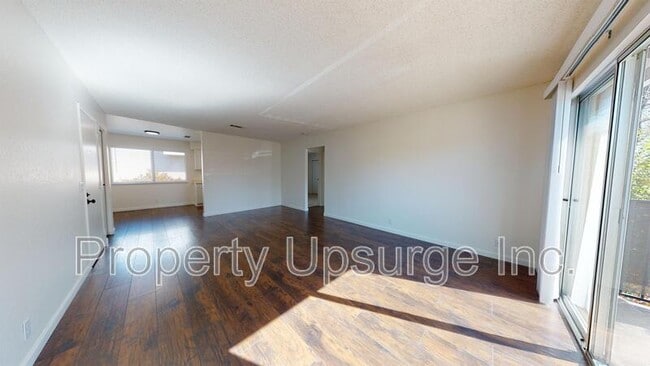 Building Photo - 1674 Bramble Pl