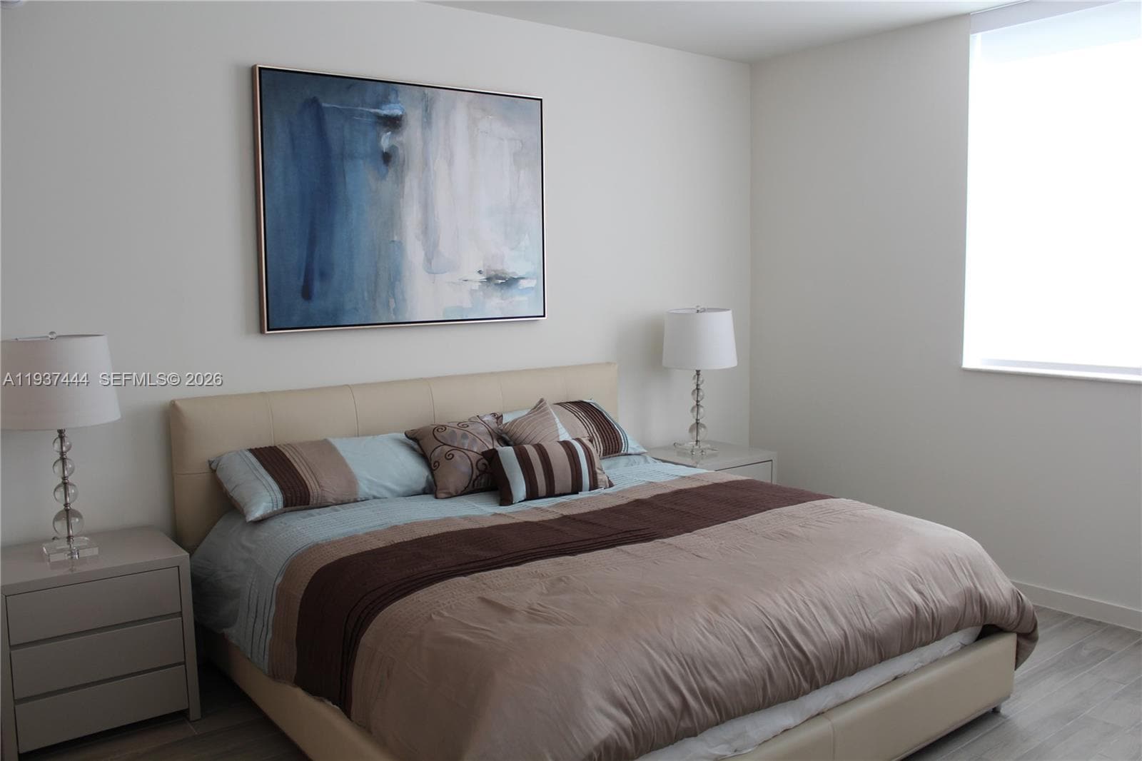 Building Photo - 999 SW 1st Ave