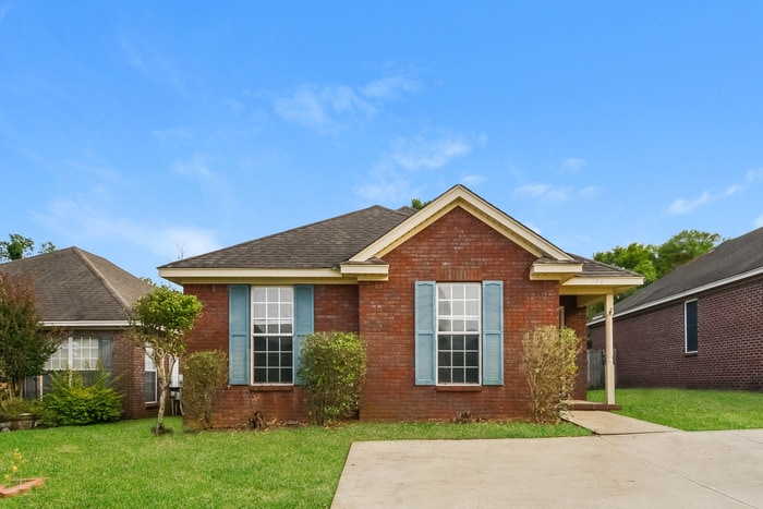 Primary Photo - 120 Ridgeview Dr