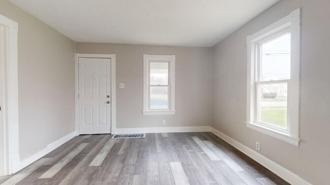 Building Photo - Lorain 2 Bedroom Single Family Home