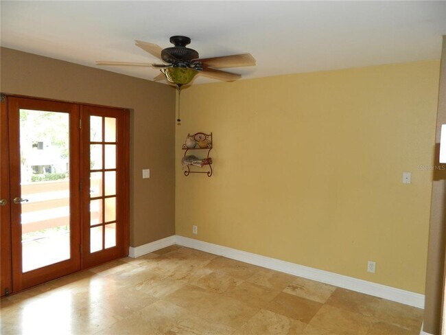 Building Photo - 266 Orienta Point St