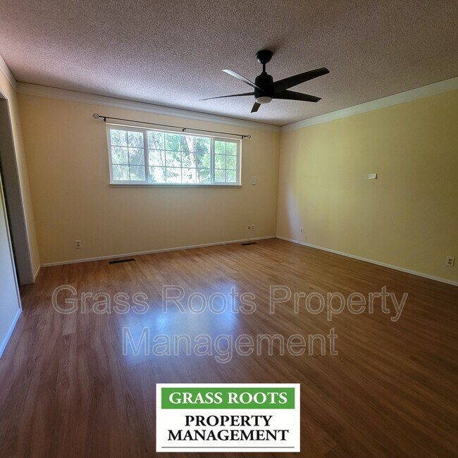 Building Photo - 20 Turpentine Dr