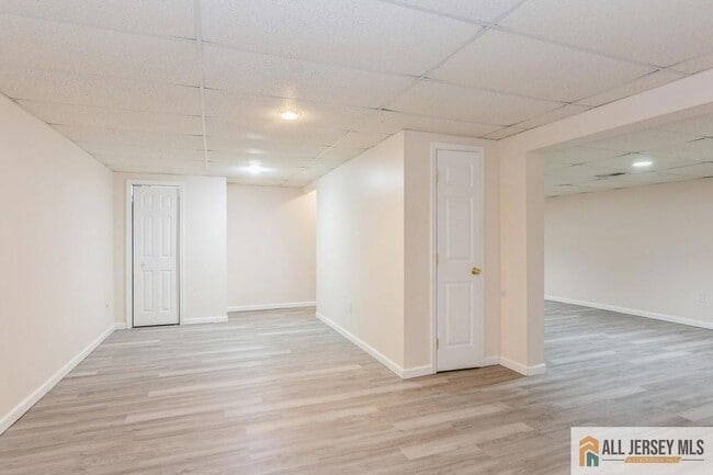 Building Photo - 17 Lackland Ave