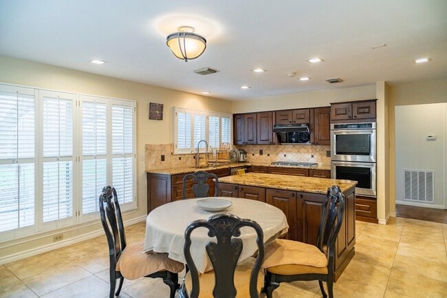 Building Photo - 18310 Spellbrook Dr