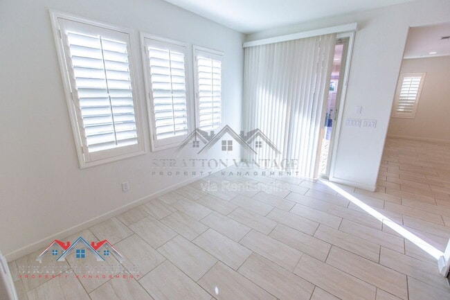 Building Photo - 959 W Zion Pl