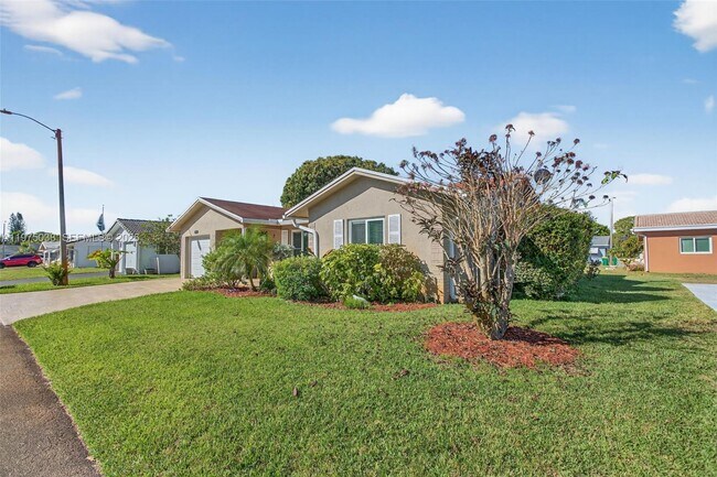 Building Photo - 7613 NW 67th Ave