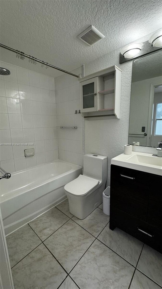 Building Photo - 7326 Collins Ave