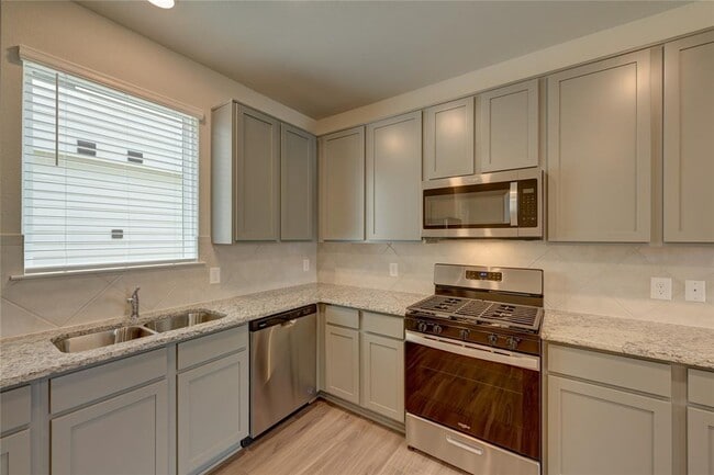 Building Photo - 13856 Goldeye Dr