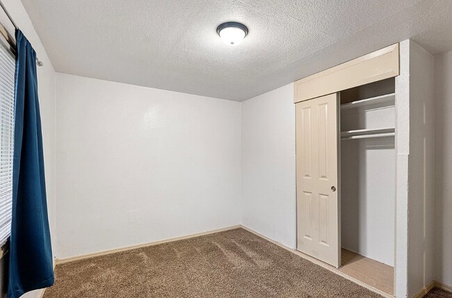 Building Photo - Sheridan duplex bremerton