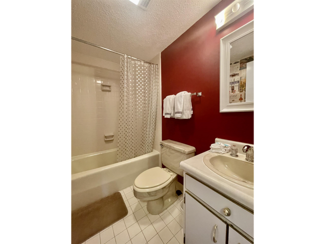 Building Photo - 1175 St Andrews Dr